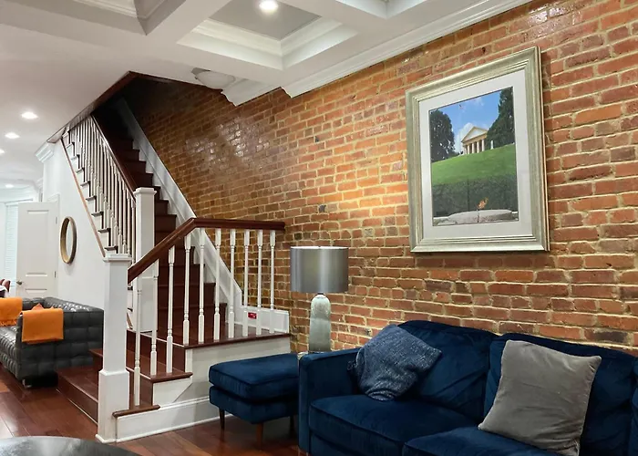 Classy Victorian Brownstone Subway Shopping