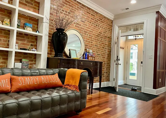 Classy Victorian Brownstone Subway Shopping