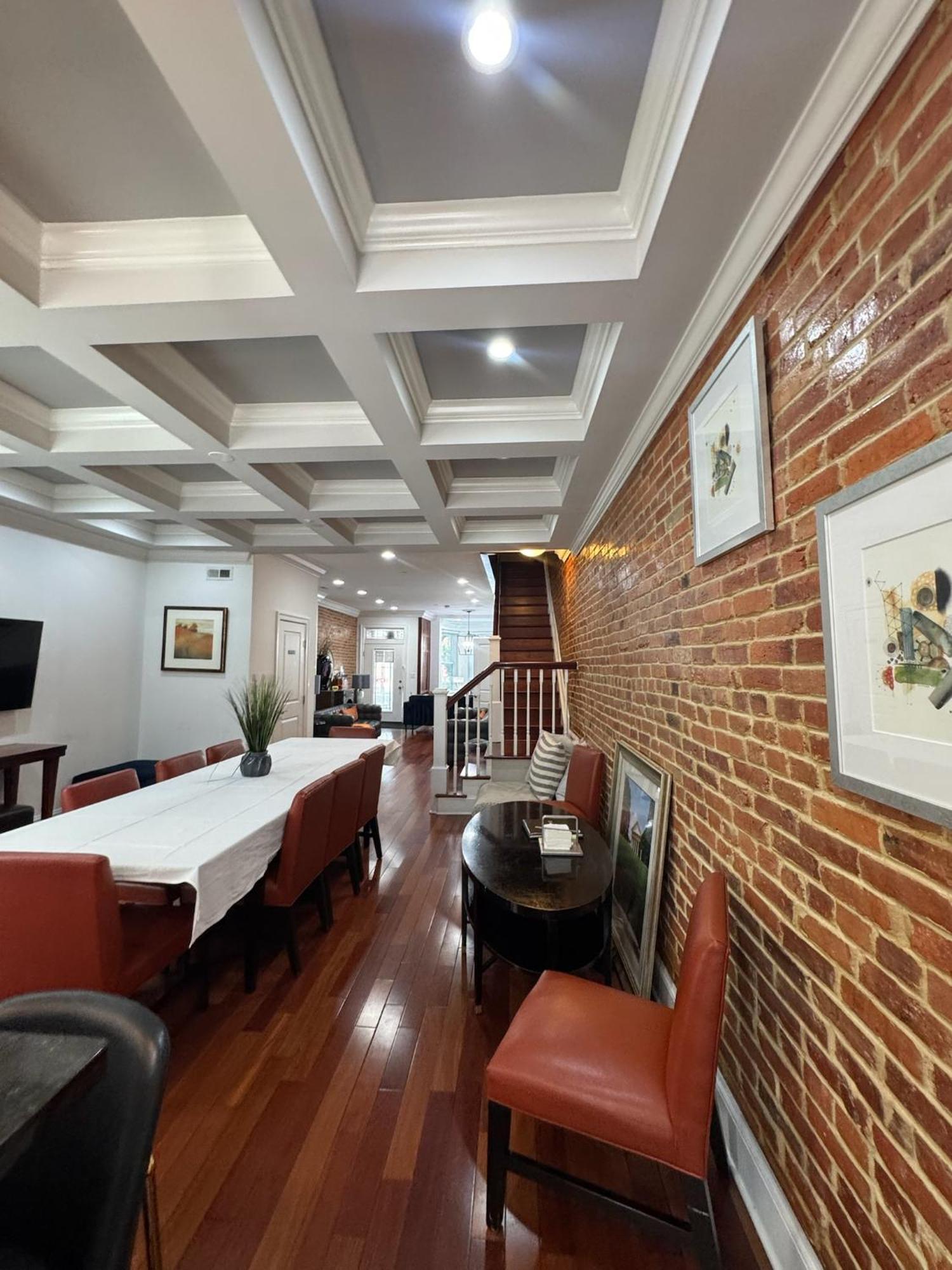 Classy Victorian Brownstone Subway Shopping
